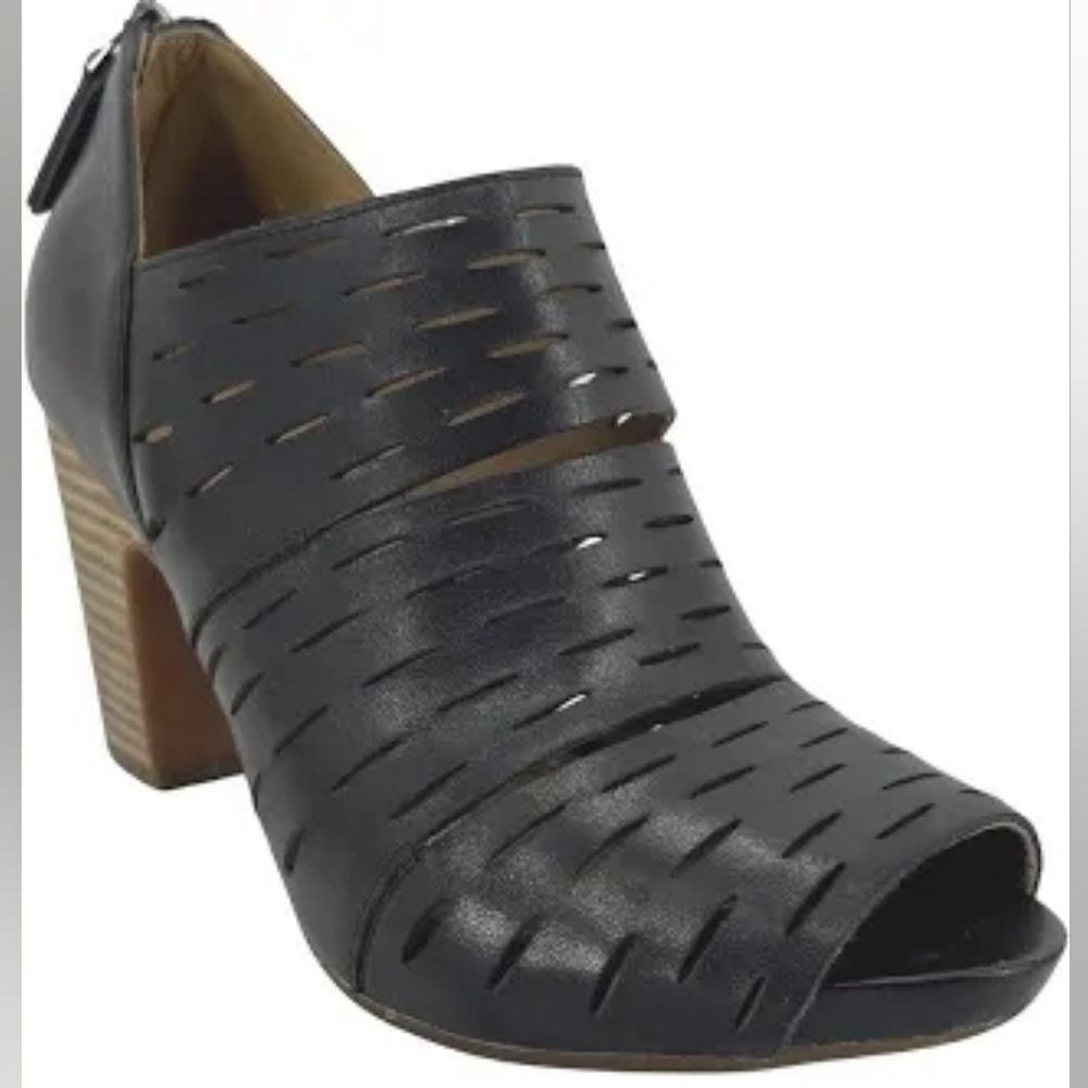 Clarks Artisan Okena Sass black leather open-toe booties 9